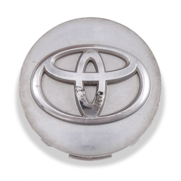 Used OE Genuine Toyota Silver W/ Chrome Logo Center Cap 42603-07010 for Avalon Highlander Sienna & More