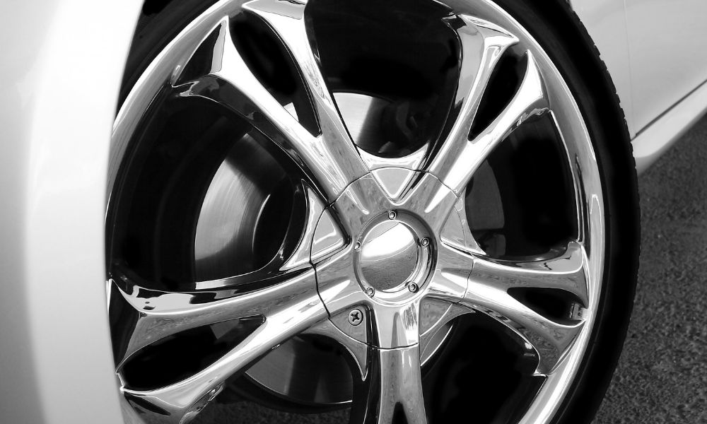4 Tips for Keeping Chrome Wheels Shiny in Winter Months